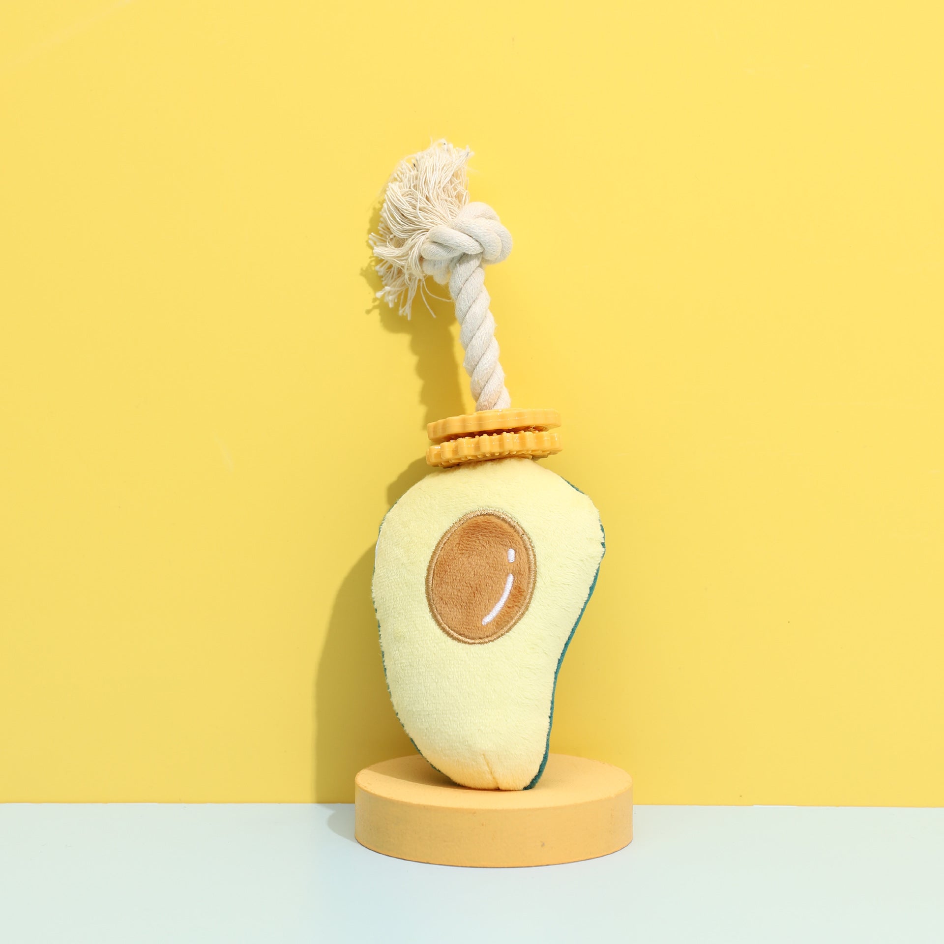 Robust und buntes Avocado-Kauspielzeug mit Seilknoten für langlebigen Spielspaß.