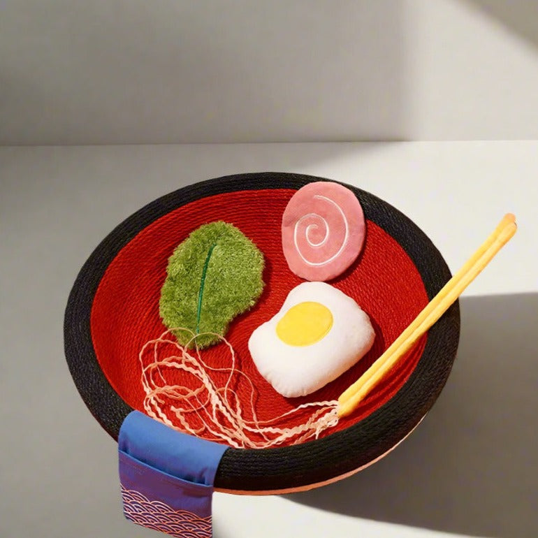 Gemütlicher Katzenkratzbaum in Schalenform