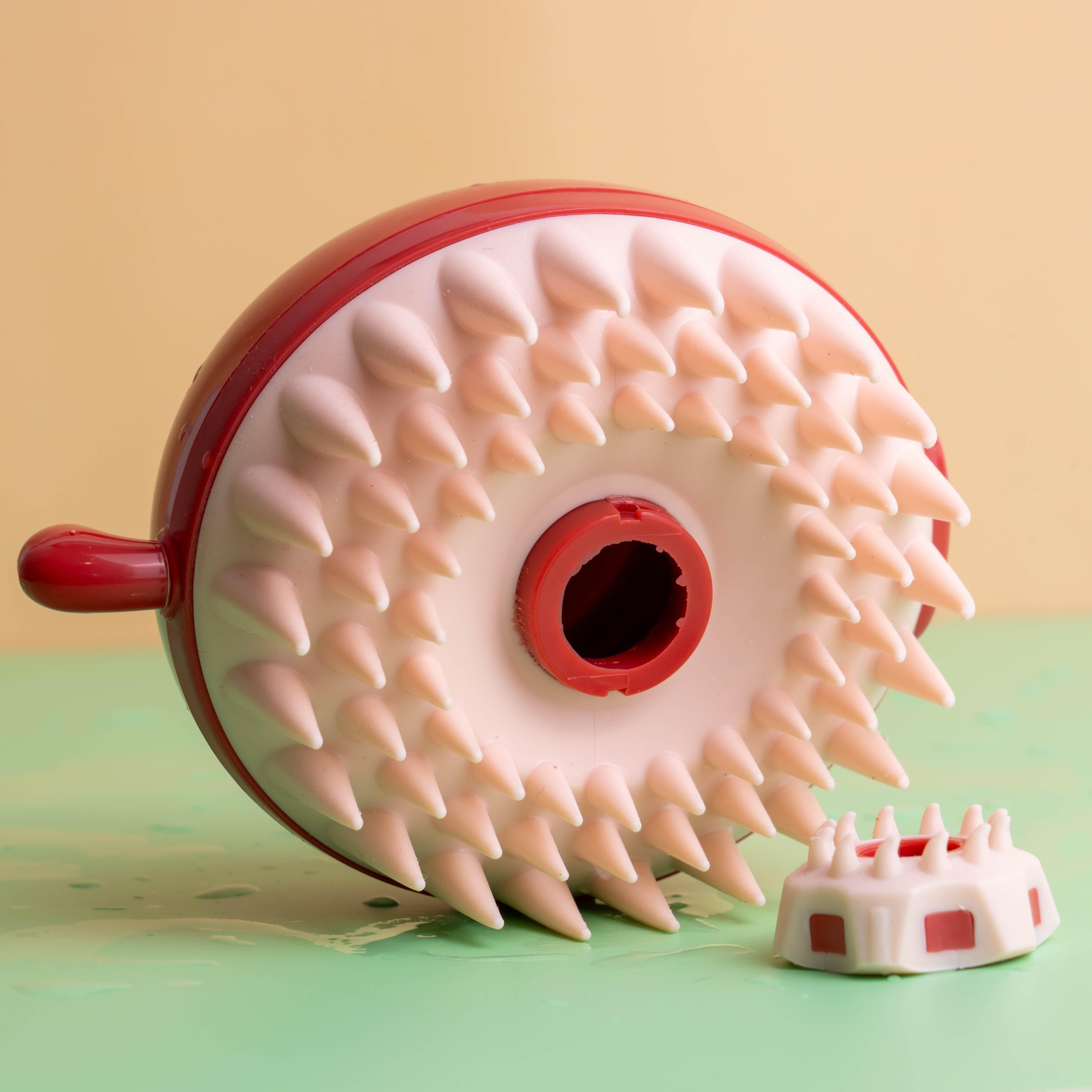 Kompakte Haustierbürste in niedlichem Design – effektive Reinigung mit weichem Silikon