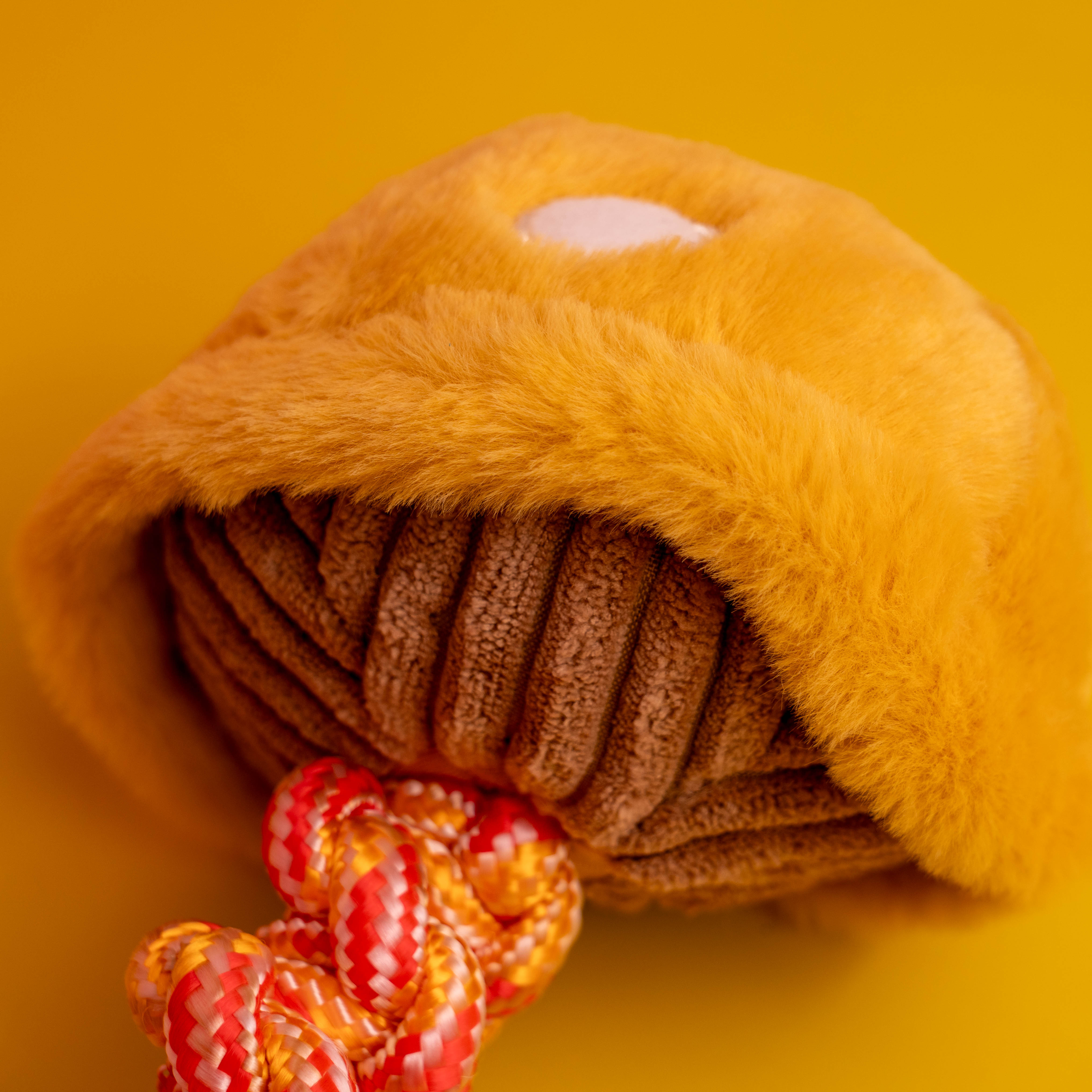 Kauspielzeug für Hunde mit elastischem Baumwollseil und formstabiler PP-Füllung