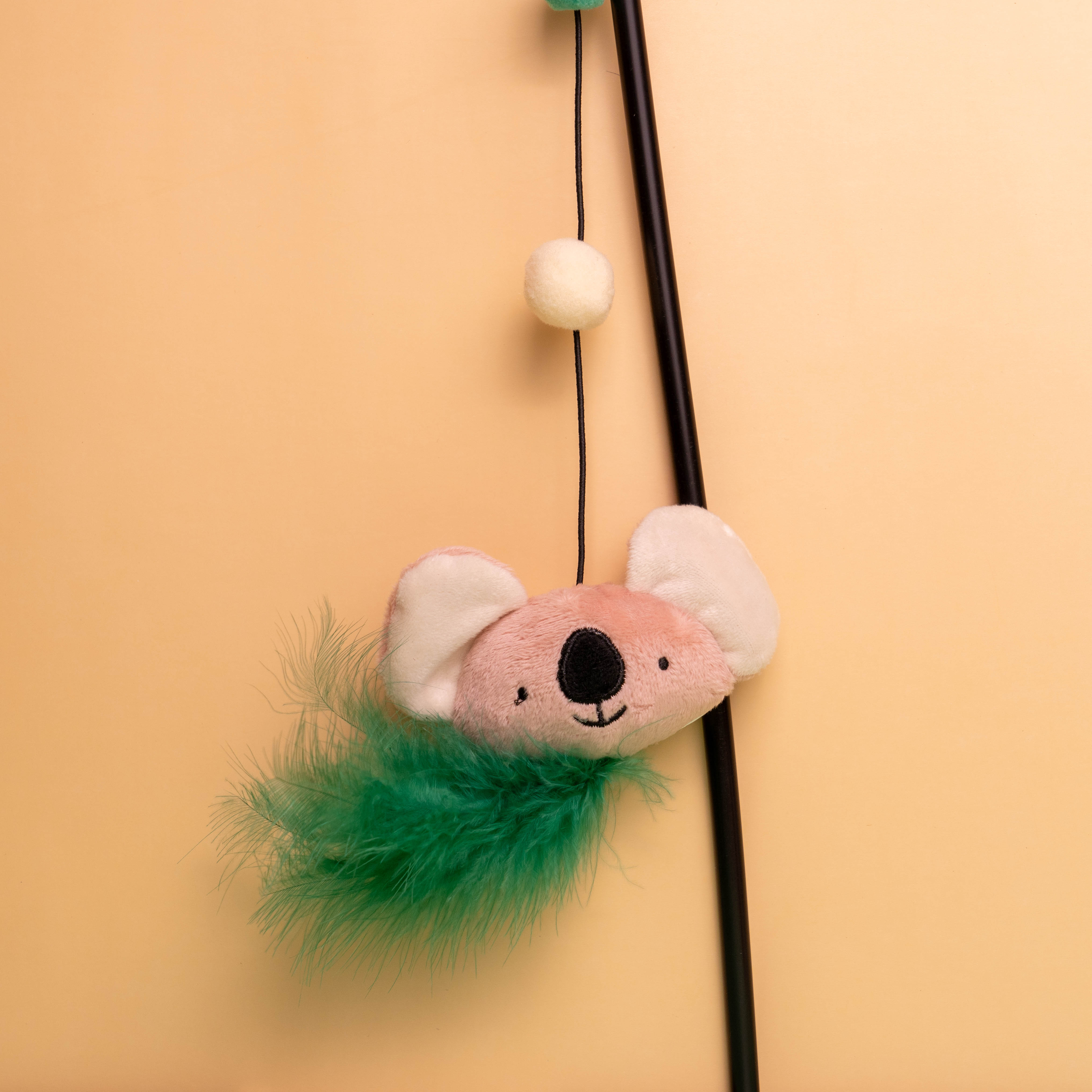 Langlebige Katzenangel mit bissfestem Stab, Federn und Glöckchen – für aktive Katzen