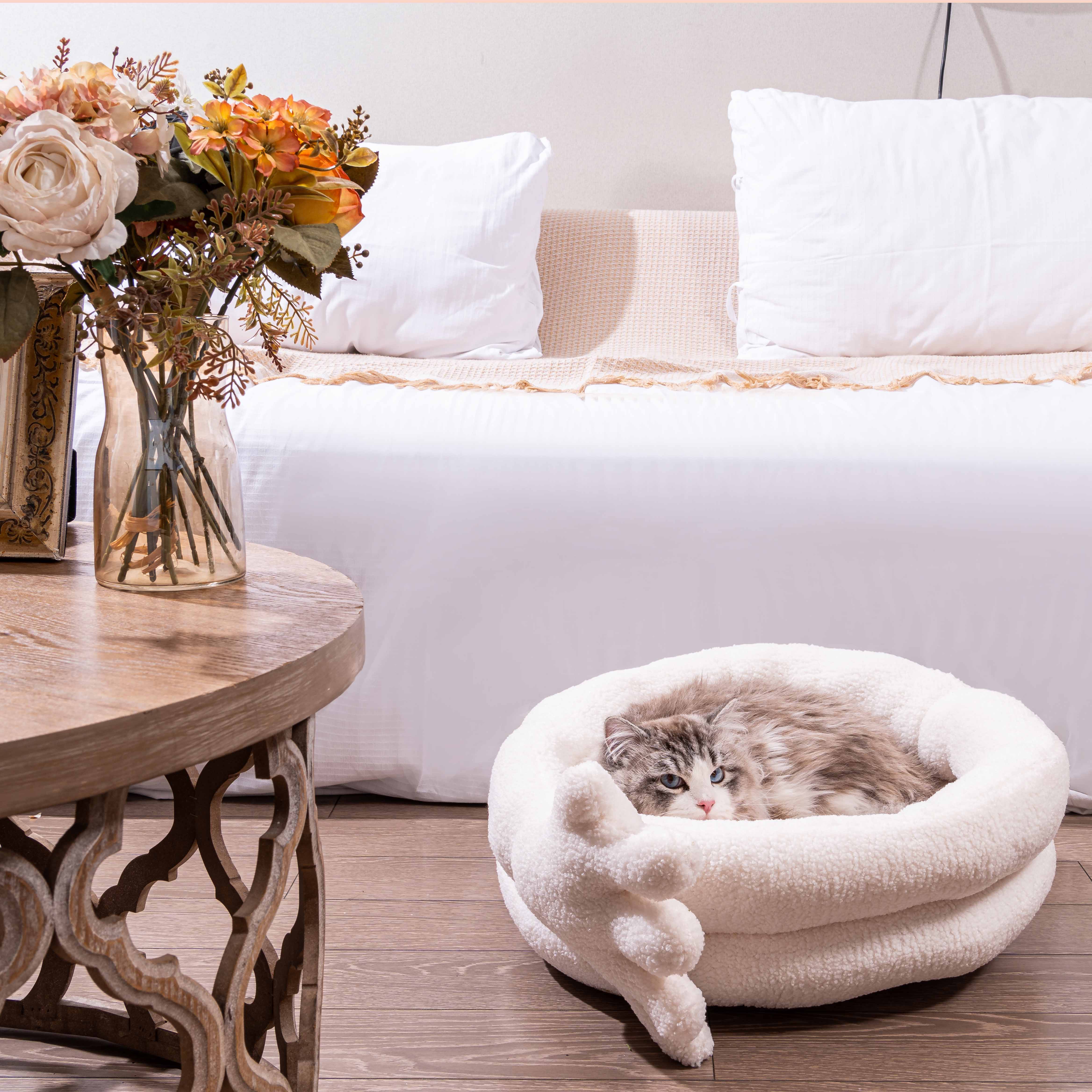 Superweiches Haustierbett für Katzen und Hunde, ideal zum Kuscheln und Ausruhen.