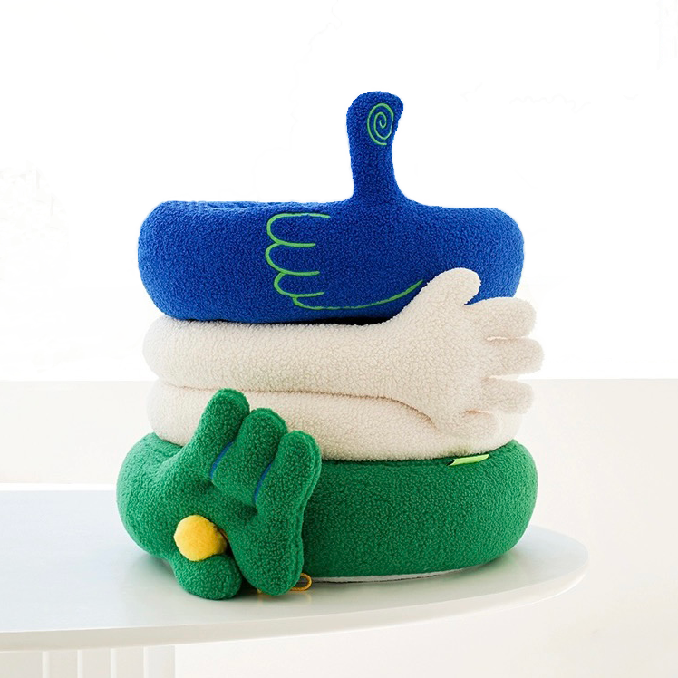 Kuscheliges Haustierbett mit plüschiger Oberfläche, sicher und bequem für kleine Tiere bis 7 kg.