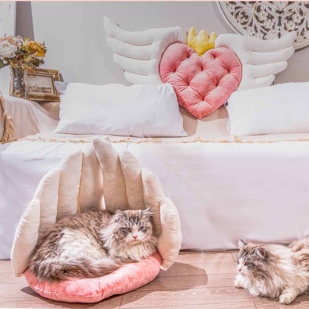 Angel Wings Two-Way Cat & Dog Bed - Fluffy Smiles