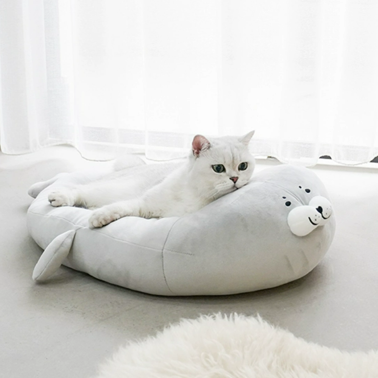 Seal Cat & Dog Bed - Fluffy Smiles